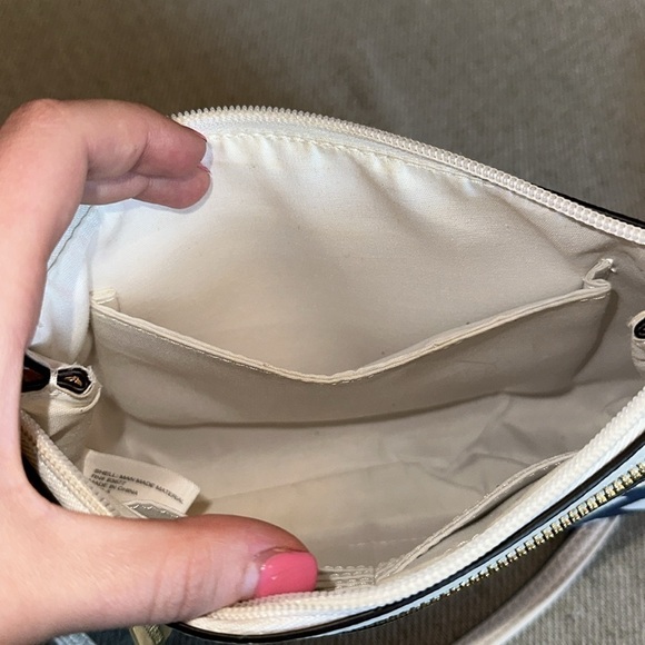 Liz  Claiborne Crossbody - Picture 3 of 10